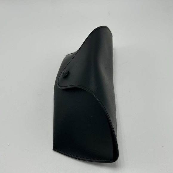 Ray- Ban Large Sunglass Case With Belt Loop - Picture 2 of 6